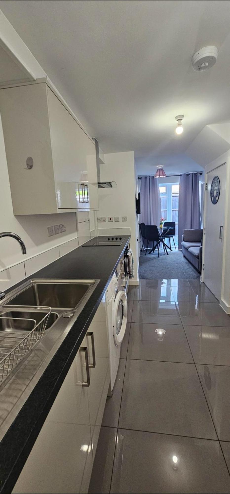 Deluxe Town Centre 2 Bedroom Apartment Stevenage Dış mekan fotoğraf